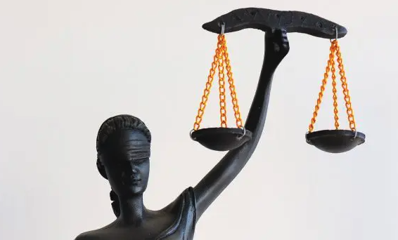 Comment choisir le bon cabinet d'avocats pour votre entreprise ?