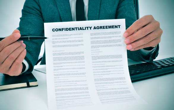 L'importance des clauses de non-concurrence et de confidentialité dans les contrats